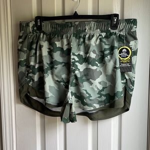 NWT ATHLETIC WORKS GREEN CAMO PRINT RUNNING SHORTS